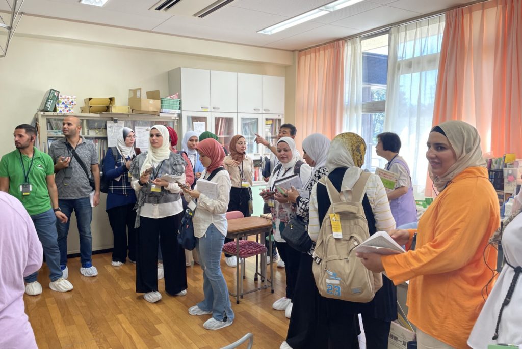 エジプトの小学校教員「日本の学校のリアル」を視察