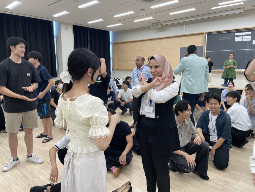 現役大学生とエジプトの教師が学級会の模擬授業を実施！【取材レポート】